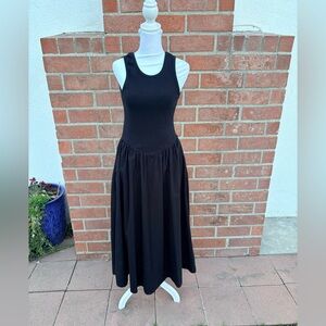 Oak and Fort Elegant Black Sleeveless sundress
